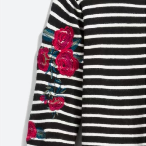 Les Lis Amina Embroidered Sleeve Pullover Sweater (L) - in great condition! - Picture 2 of 2